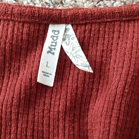 Burnt orange batwing shirt - Picture 2 of 4